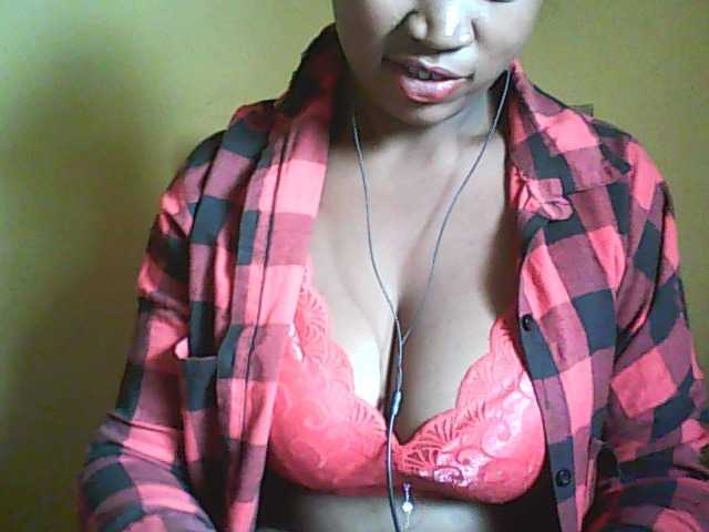 Live sex webcam photo for vanishahot #275406917