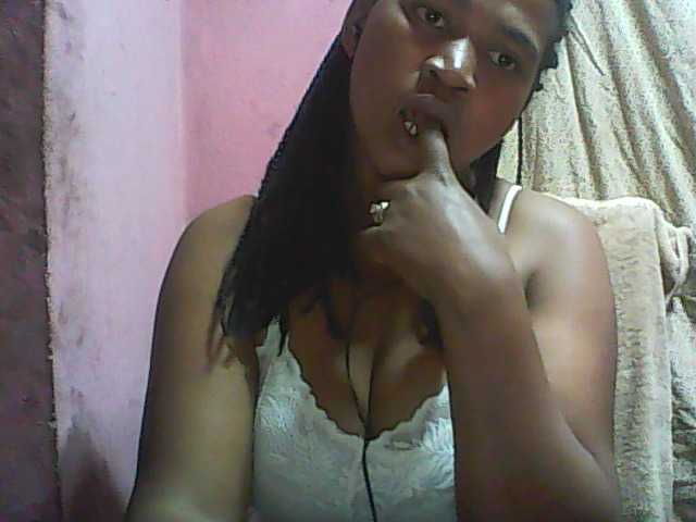 Live sex webcam photo for vanishahot #275667706