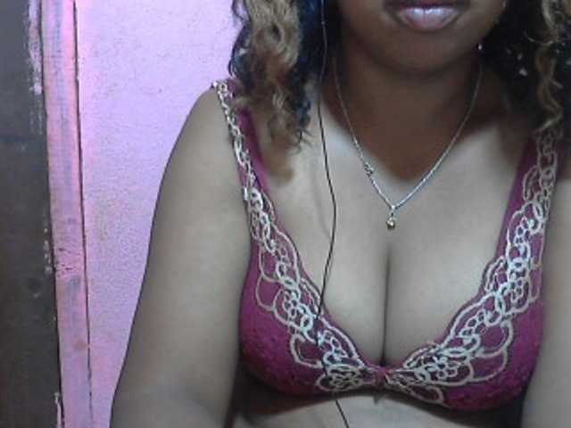 Live sex webcam photo for vanishahot #276652839