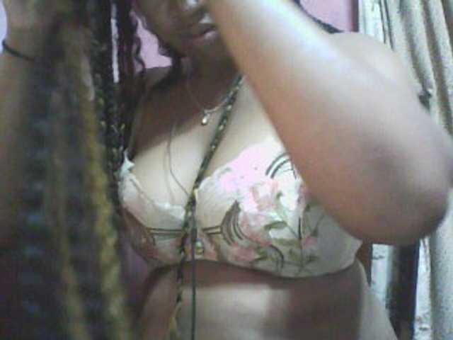 Live sex webcam photo for vanishahot #277138369