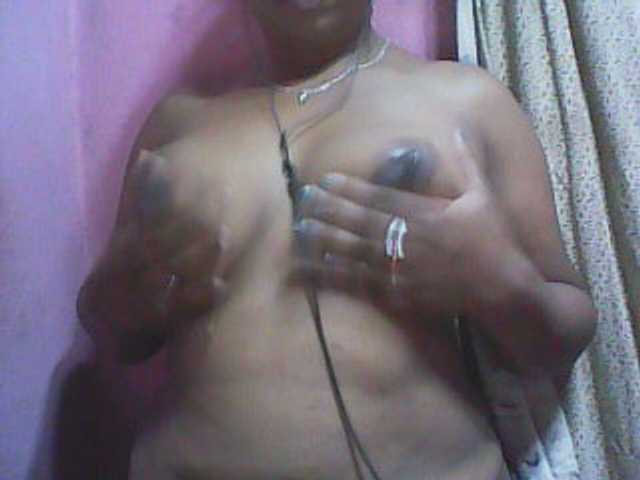 Live sex webcam photo for vanishahot #277352227