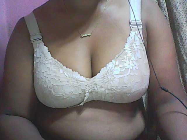 Live sex webcam photo for vanishahot #277392733