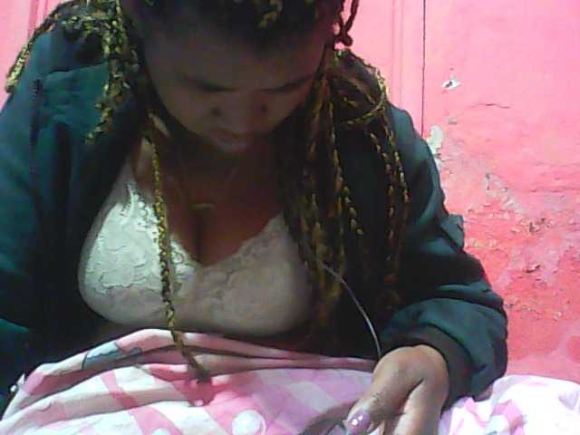 Live sex webcam photo for vanishahot #290043768