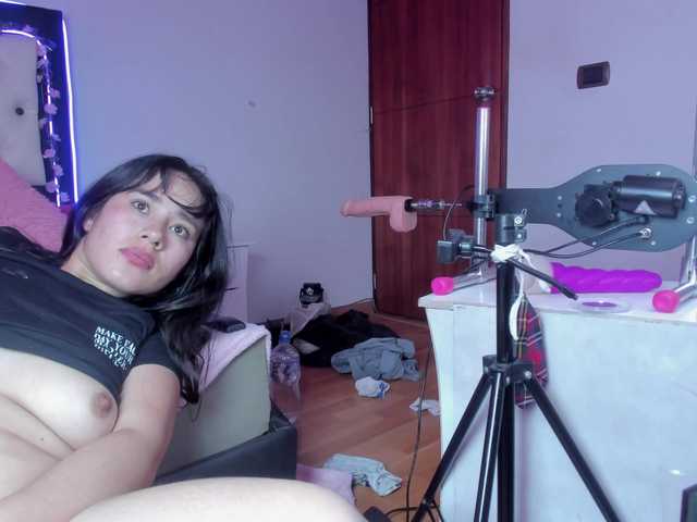 Live sex webcam photo for veeronica-smith #290663693