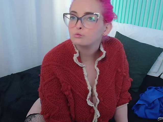 Live sex webcam photo for venusflowers #276171052