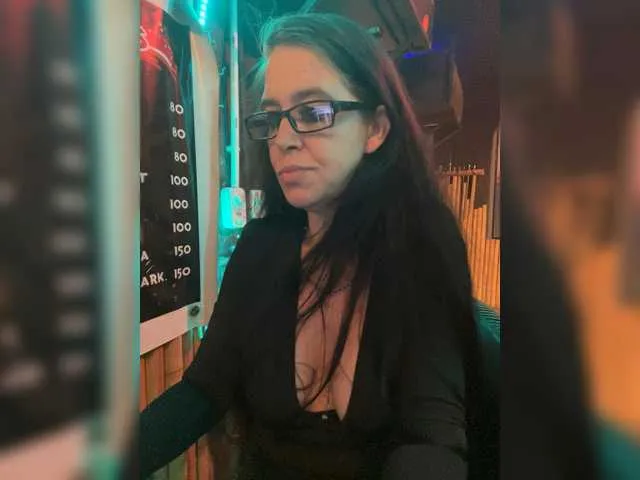 Live sex webcam photo for venusx1 #292382890