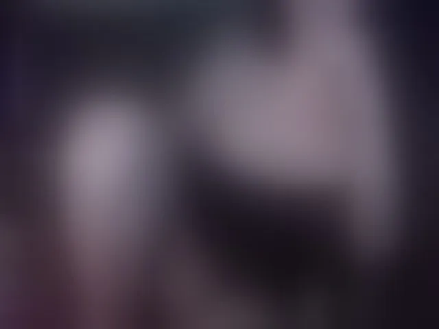 Live sex webcam photo for venusx1 #294013040