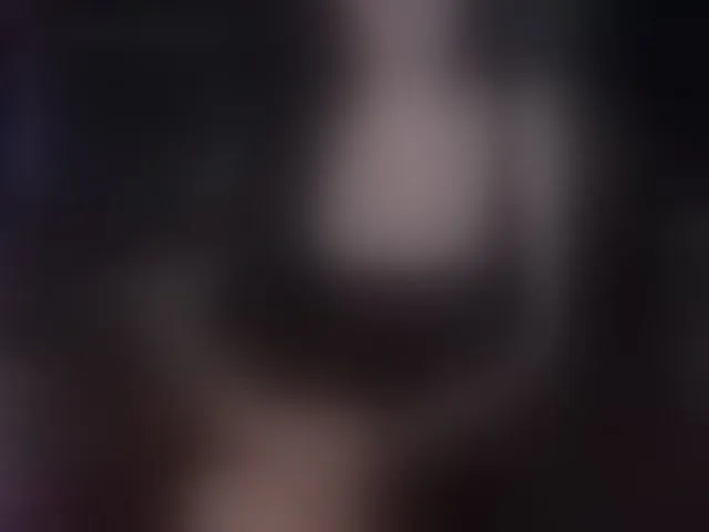 Live sex webcam photo for venusx1 #294056161