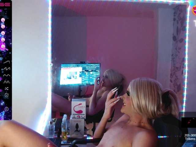 Live sex webcam photo for vero-hot98 #275917731