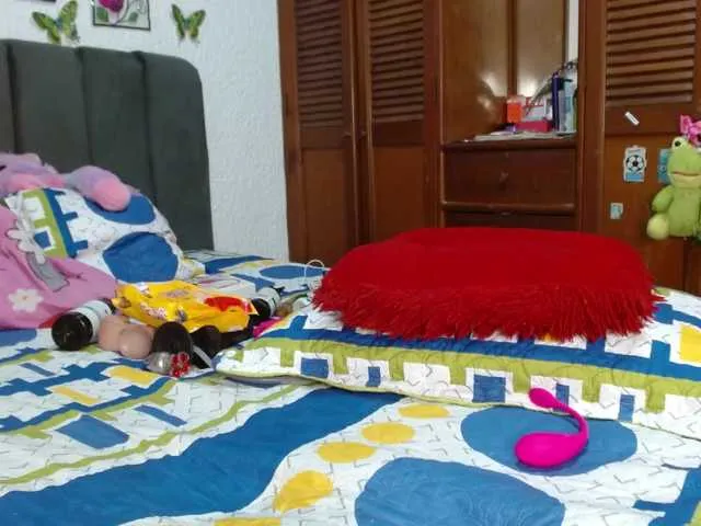 Live sex webcam photo for veronica-luna1 #277944991