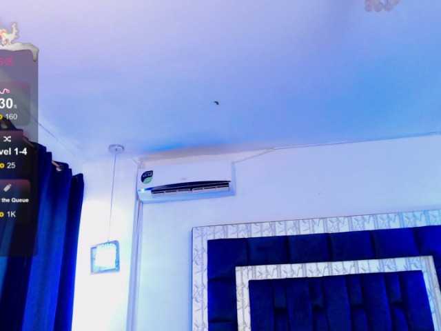 Live sex webcam photo for veronica-ross #276936431