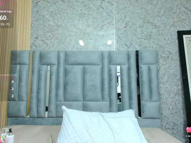 Live sex webcam photo for veronicaroose #292050491