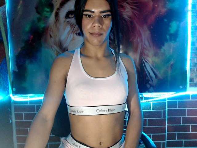 Live sex webcam photo for veronikdoll #273310495