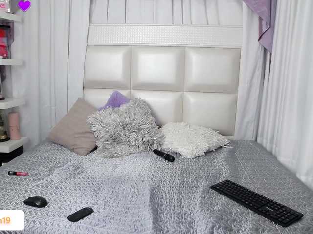 Live sex webcam photo for verosantana #291409717