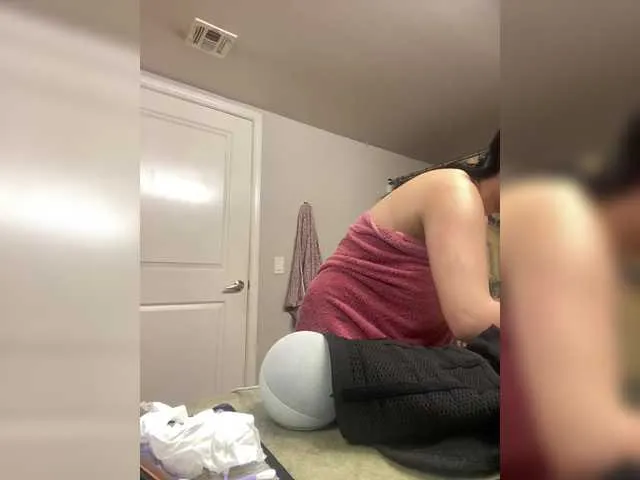 Live sex webcam photo for versacebesos1 #285288296