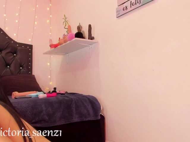 Live sex webcam photo for vicky-saenz #290502886