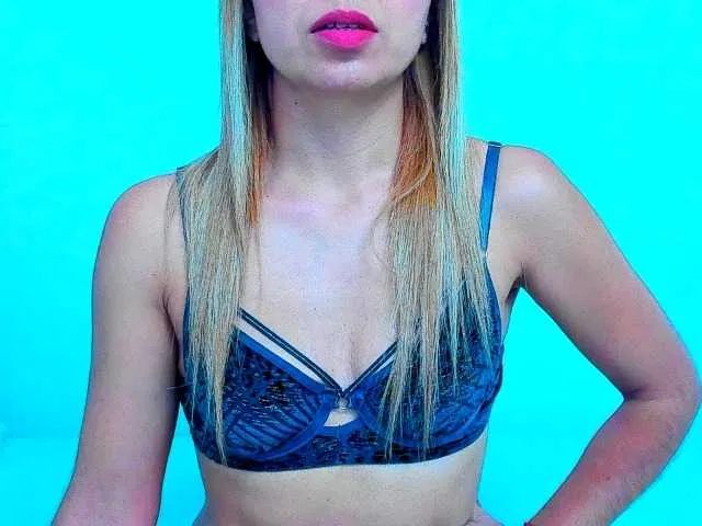 Live sex webcam photo for vickycandy #294229369