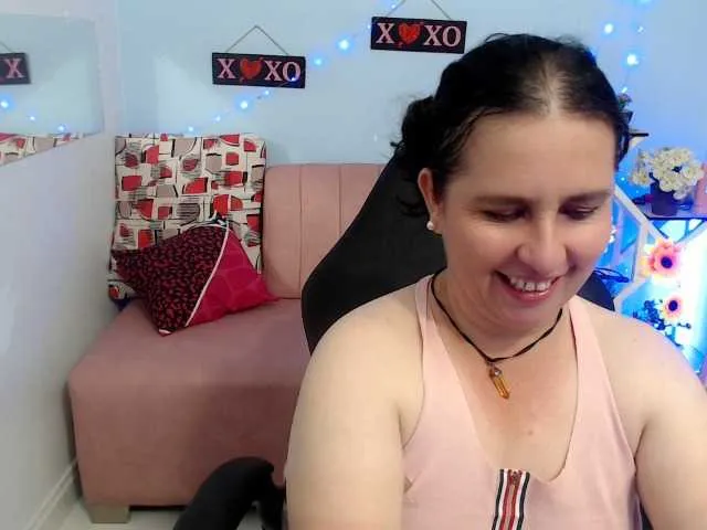 Live sex webcam photo for victoria-jones #291695195