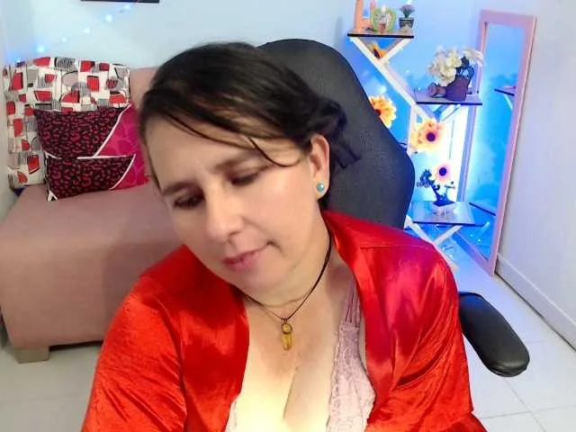 Live sex webcam photo for victoria-jones #291778711