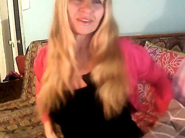 Live sex webcam photo for victoria71 #273118784