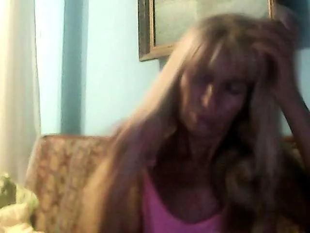 Live sex webcam photo for victoria71 #274140215