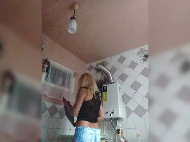 Live sex webcam photo for victoria71 #275939253