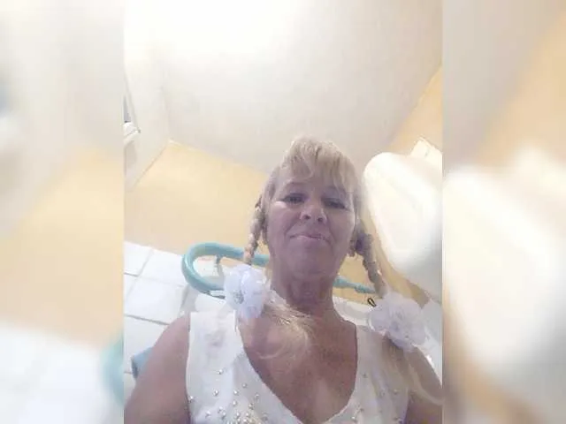 Live sex webcam photo for victoria71 #277804107