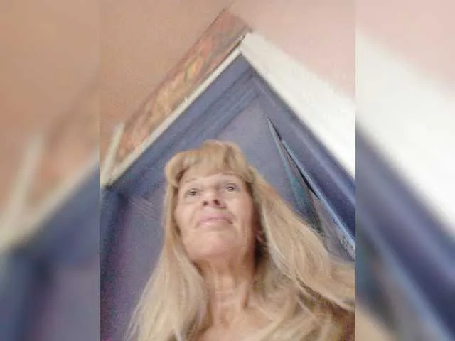 Live sex webcam photo for victoria71 #278010151