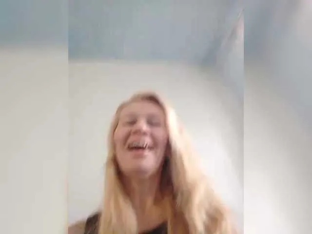 Live sex webcam photo for victoria71 #290682882