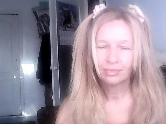 Live sex webcam photo for victoria71 #290737411