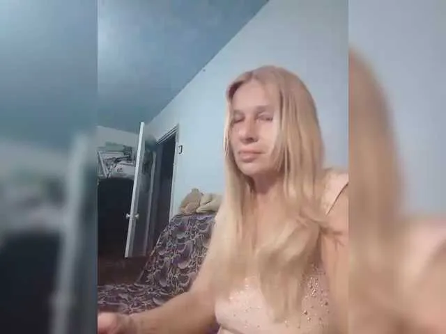 Live sex webcam photo for victoria71 #290910753