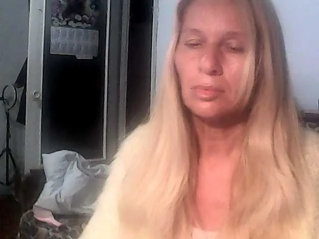 Live sex webcam photo for victoria71 #290921233