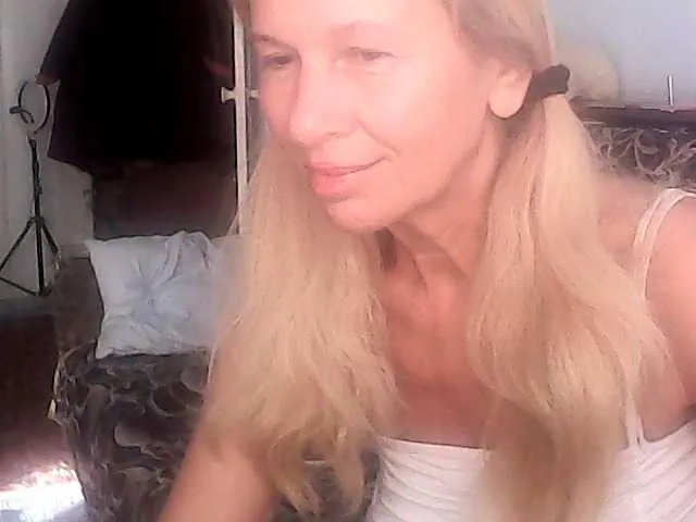 Live sex webcam photo for victoria71 #290929320