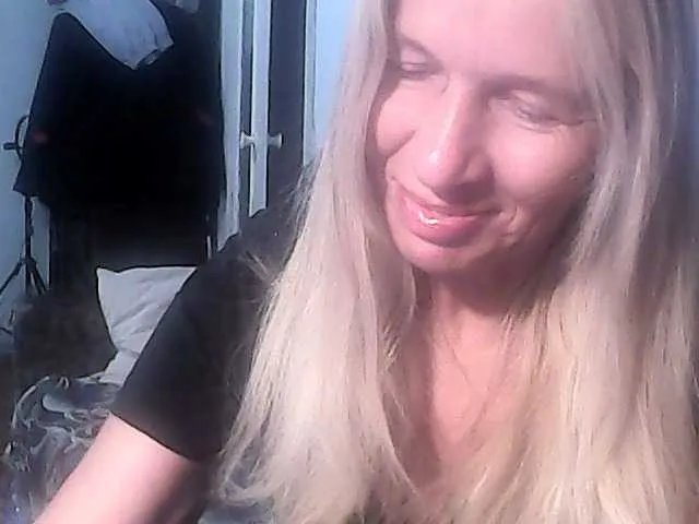 Live sex webcam photo for victoria71 #290960694