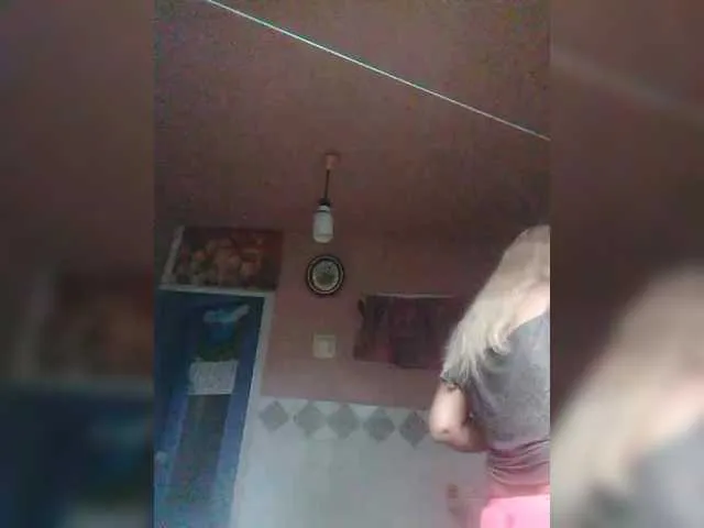 Live sex webcam photo for victoria71 #291090928