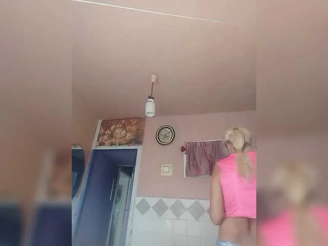 Live sex webcam photo for victoria71 #291324031