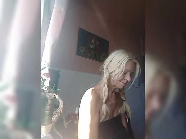 Live sex webcam photo for victoria71 #291404338