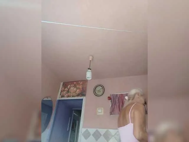 Live sex webcam photo for victoria71 #291621672