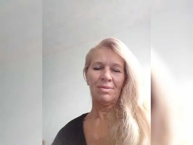 Live sex webcam photo for victoria71 #292081748