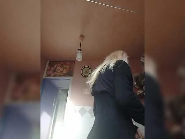 Live sex webcam photo for victoria71 #292174917