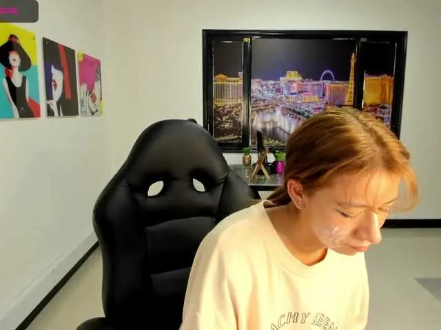 Live sex webcam photo for victoriabeck #272057667