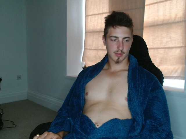 Live sex webcam photo for victoronly4u #275899517