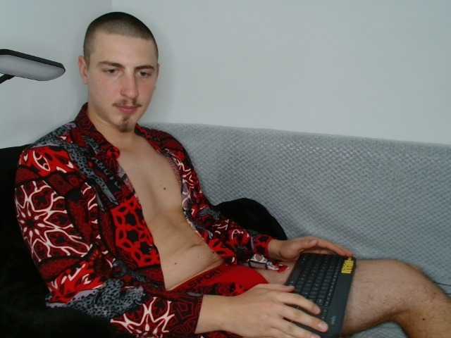 Live sex webcam photo for victoronly4u #277024436