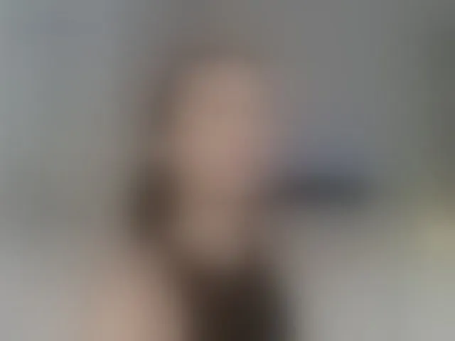 Live sex webcam photo for vikkkisue #293921878