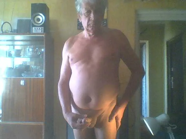 Live sex webcam photo for vikttimmm #276175476