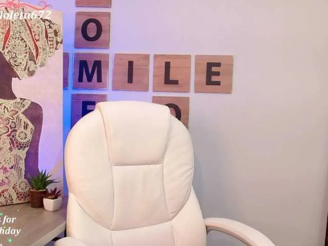 Live sex webcam photo for violet-03 #271935809