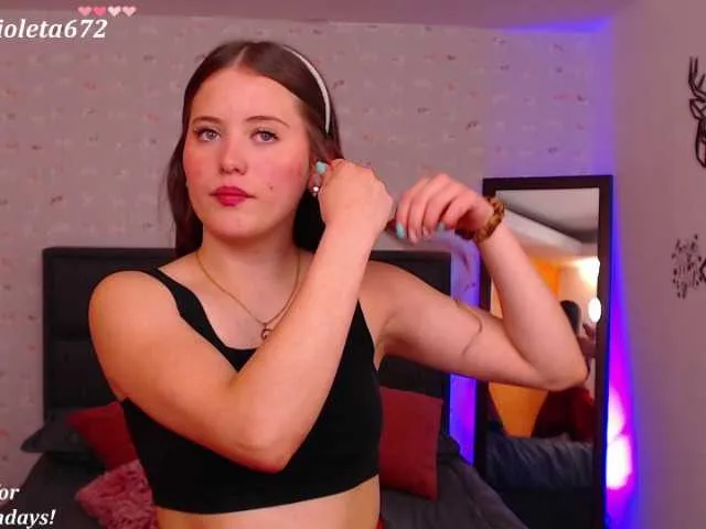 Live sex webcam photo for violet-03 #272024235