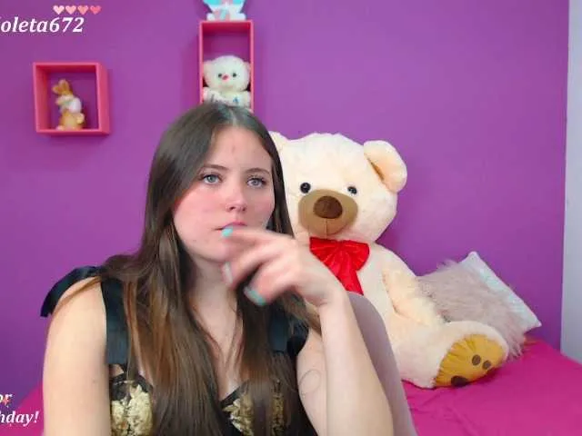 Live sex webcam photo for violet-03 #272045371