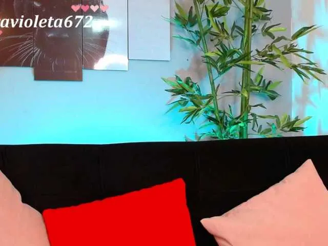Live sex webcam photo for violet-03 #272270382