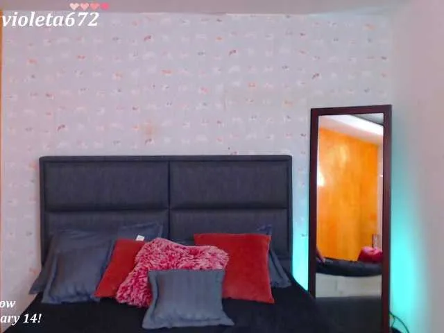Live sex webcam photo for violet-03 #272298255